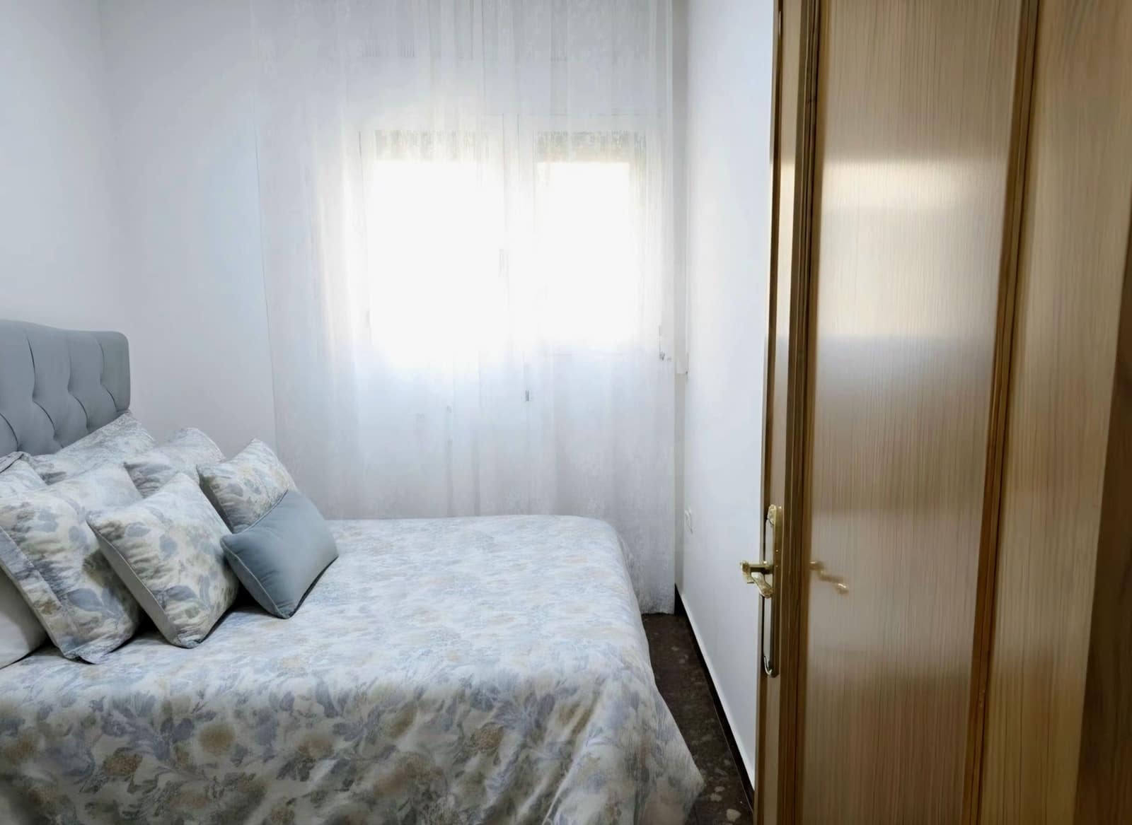 4 bedroom Semi-detached Villa for sale in Pinedo with garage - € 680,000 (Ref: 10172761)