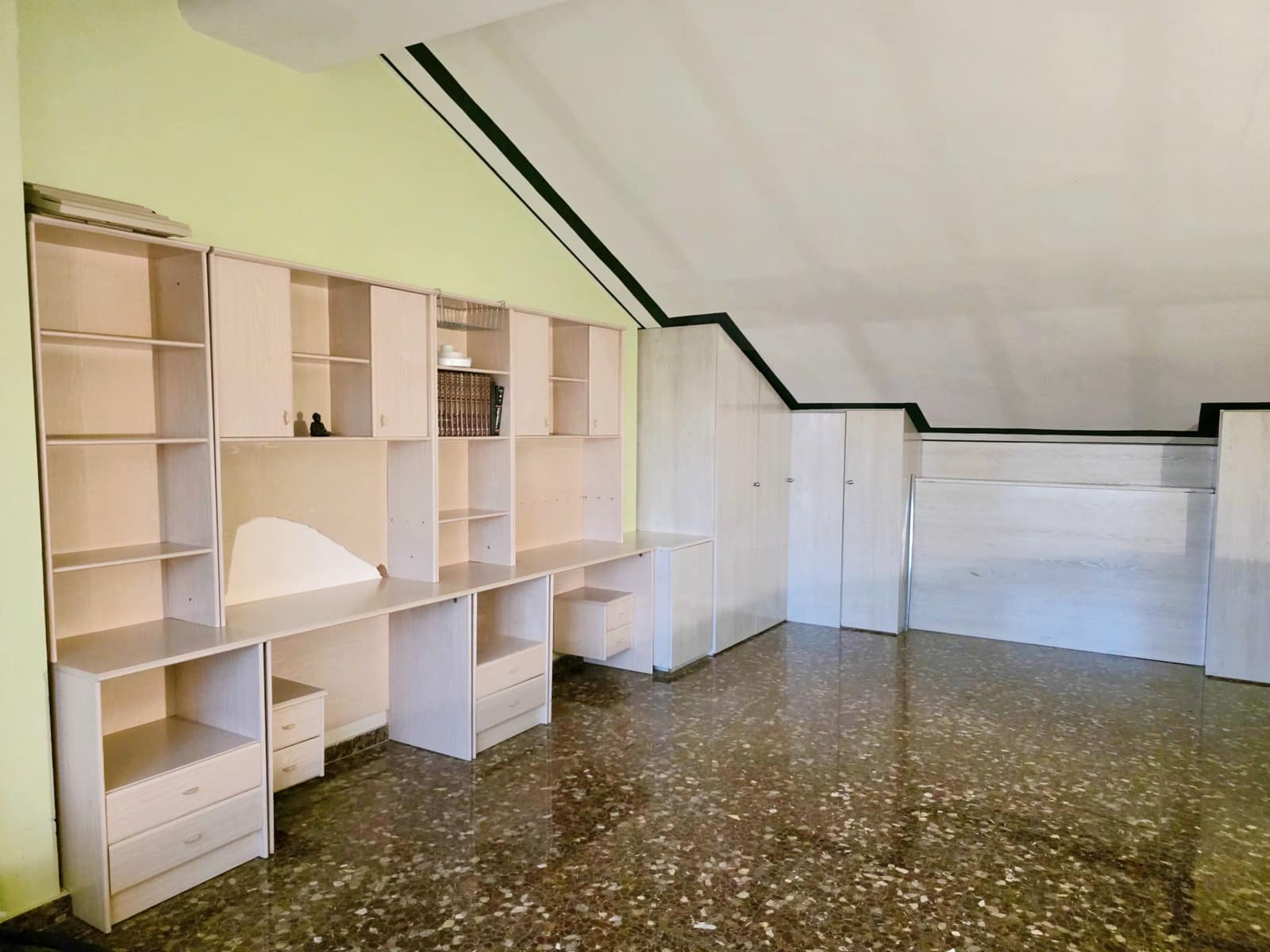 4 bedroom Semi-detached Villa for sale in Pinedo with garage - € 680,000 (Ref: 10172761)