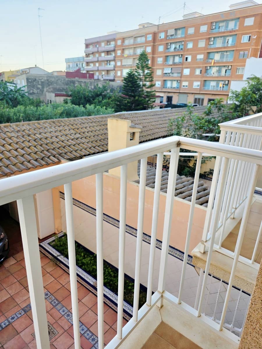 4 bedroom Semi-detached Villa for sale in Pinedo with garage - € 680,000 (Ref: 10172761)