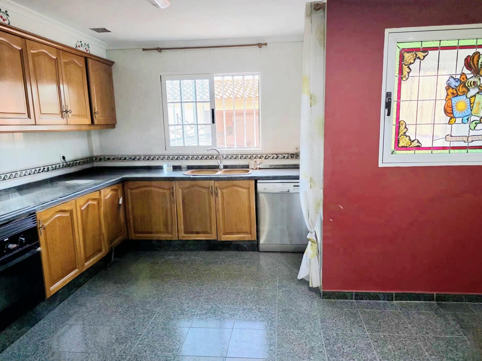 4 bedroom Semi-detached Villa for sale in Pinedo with garage - € 680,000 (Ref: 10172761)