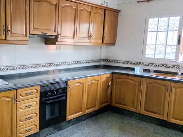 4 soverom Kjedet enebolig til salgs i Pinedo, Valencia by med garasje - € 680 000 (Ref: 10172761)