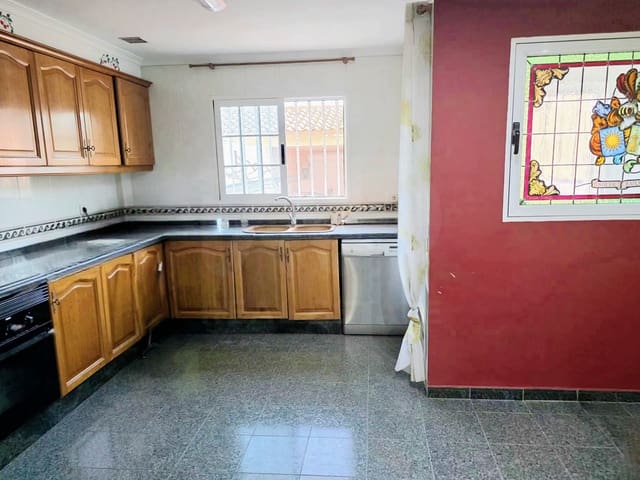 4 soverom Kjedet enebolig til salgs i Pinedo, Valencia by med garasje - € 680 000 (Ref: 10172761)