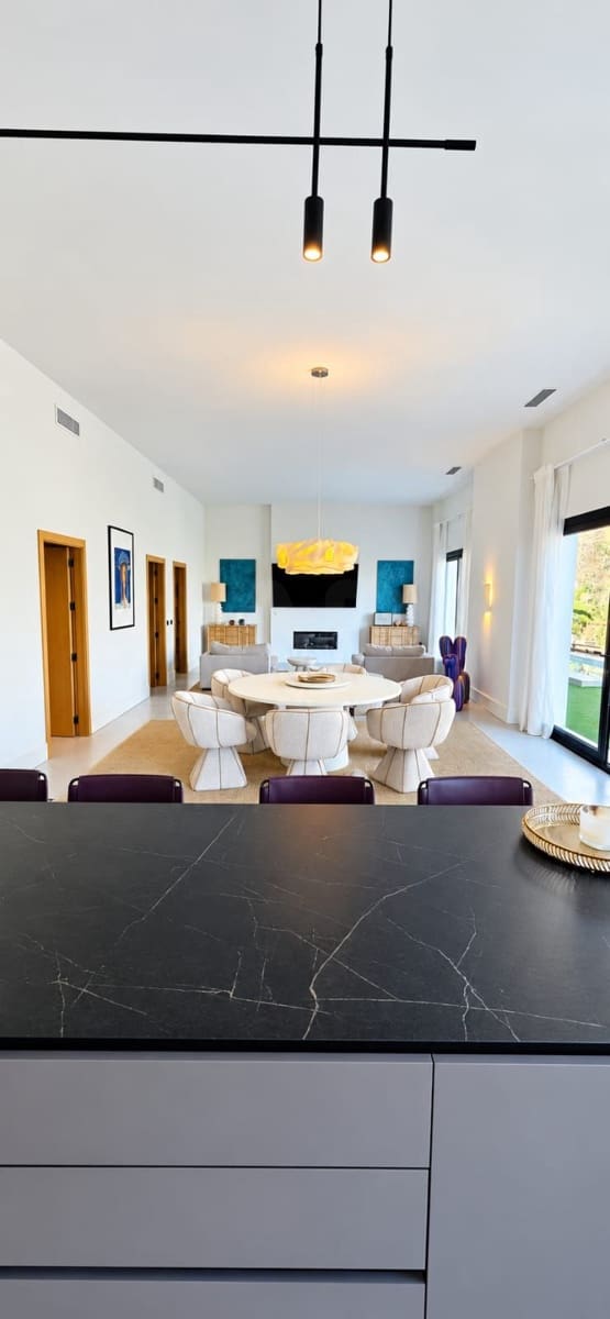 4 soveværelse Villa til salg i Malaga by med swimmingpool - € 1.150.000 (Ref: 10172764)