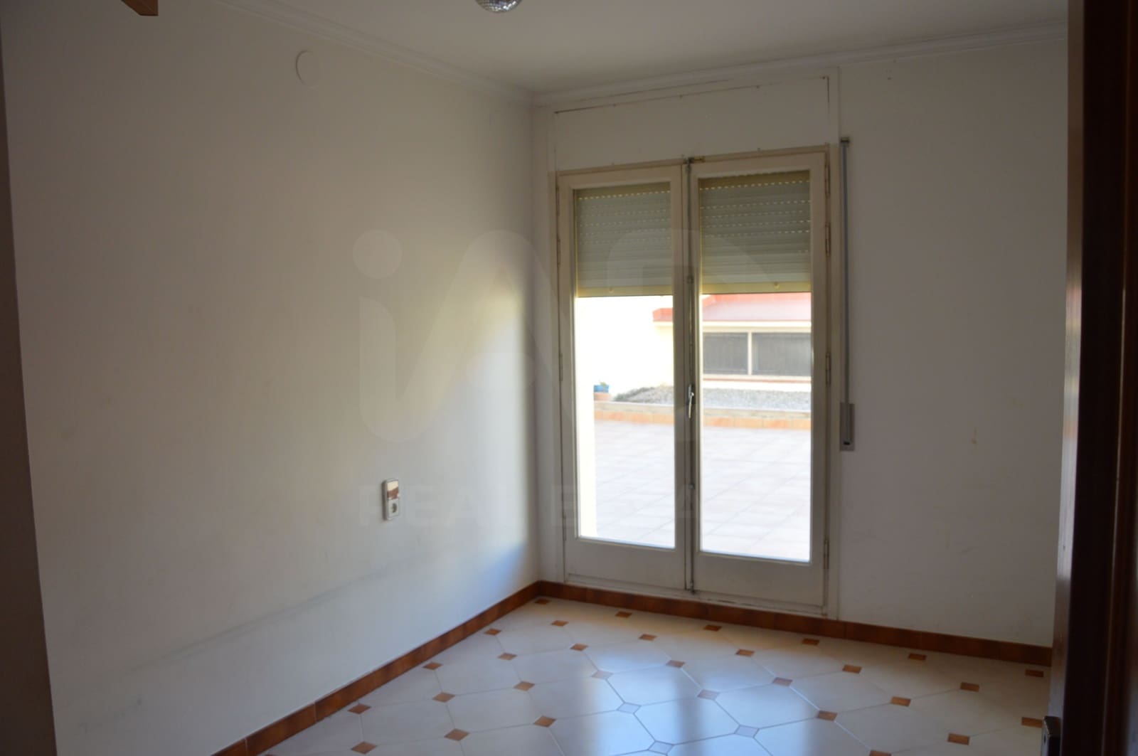 6 slaapkamer Appartement te huur in Tarragona stad met garage - € 1.000 (Ref: 10172768)