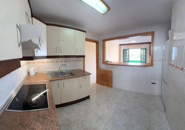 2 soverom Leilighet til salgs i Costa Teguise, Teguise med svømmebasseng garasje - € 295 000 (Ref: 10172770)