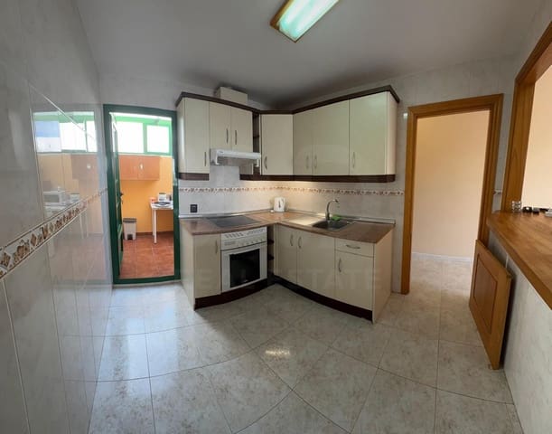 2 soverom Leilighet til salgs i Costa Teguise, Teguise med svømmebasseng garasje - € 295 000 (Ref: 10172770)