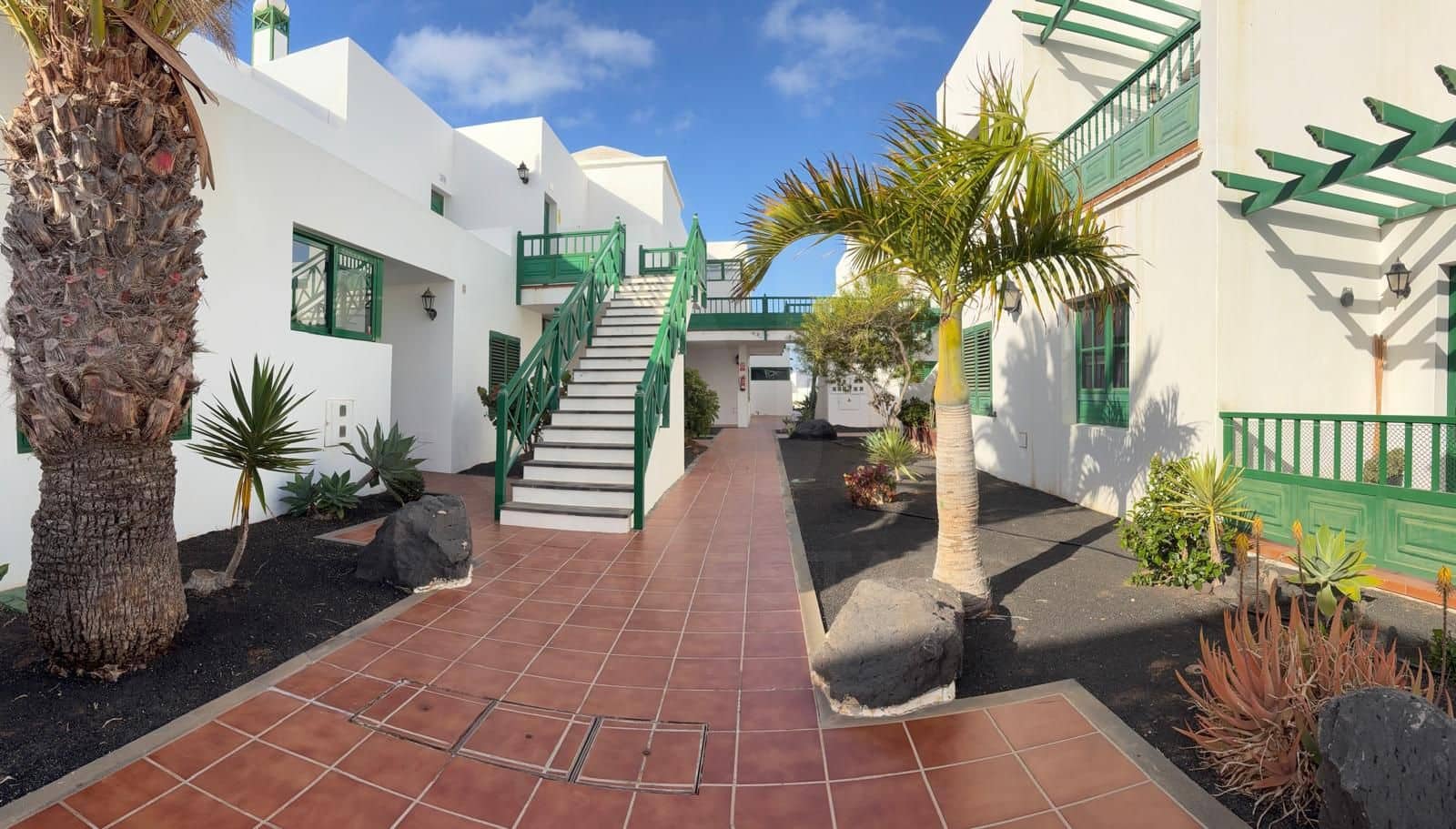 2 sypialnia Apartament na sprzedaż w Costa Teguise z basenem garażem - 295 000 € (Ref: 10172770)