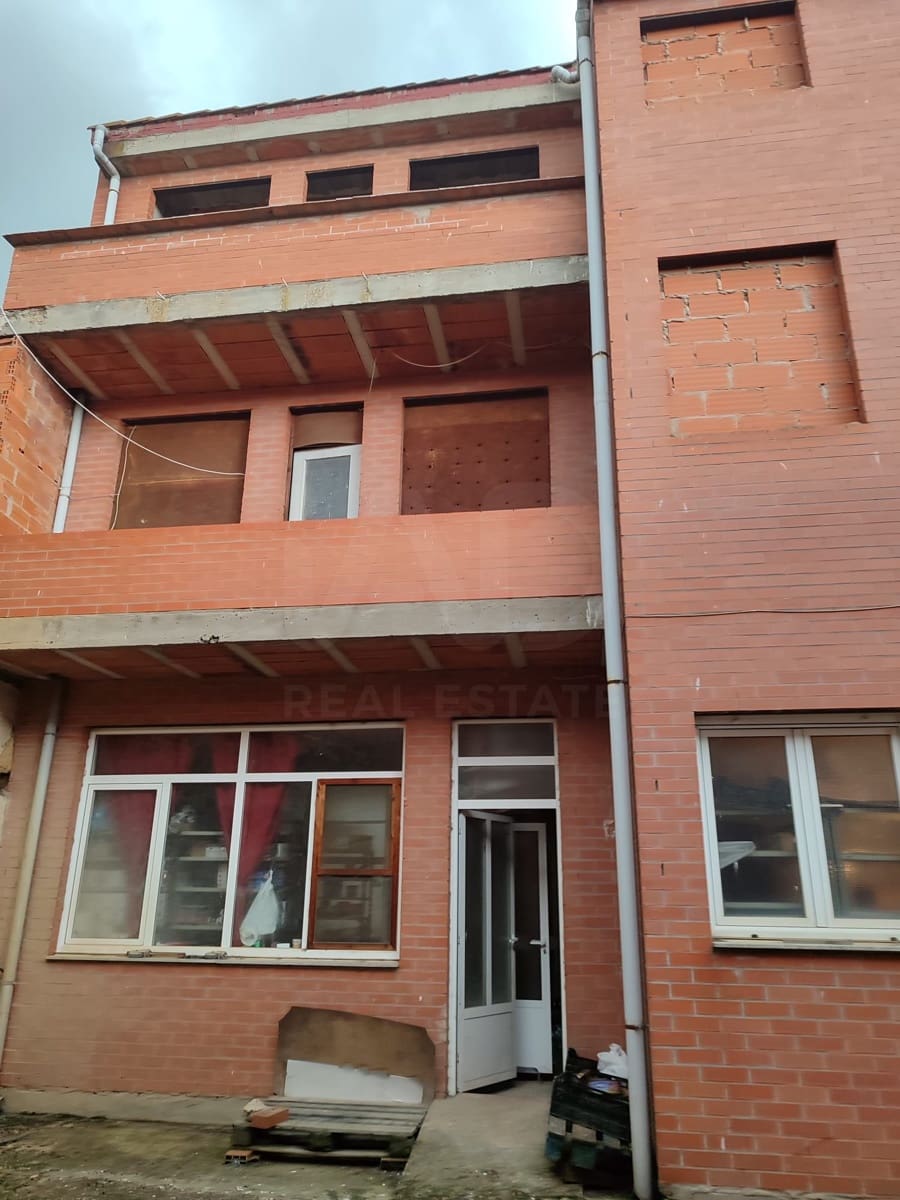 Hus til salgs i Villares de Orbigo - € 64 800 (Ref: 10173089)