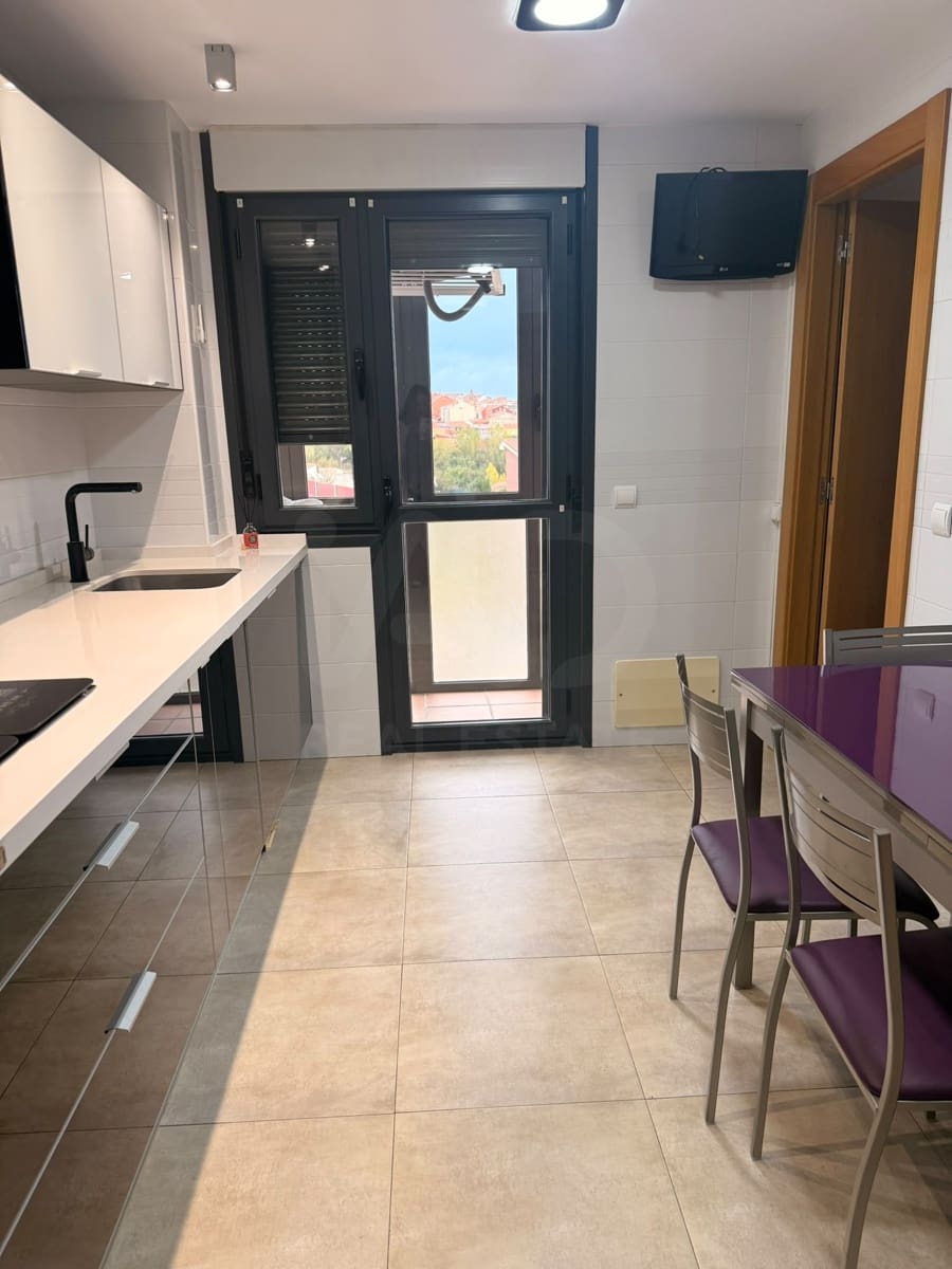 3 soverom Leilighet til salgs i Villaquilambre med garasje - € 245 000 (Ref: 10173091)
