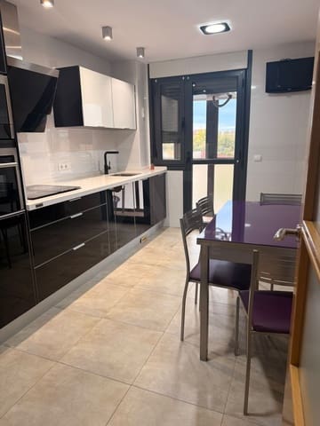 3 slaapkamer Appartement te koop in Villaquilambre met garage - € 245.000 (Ref: 10173091)