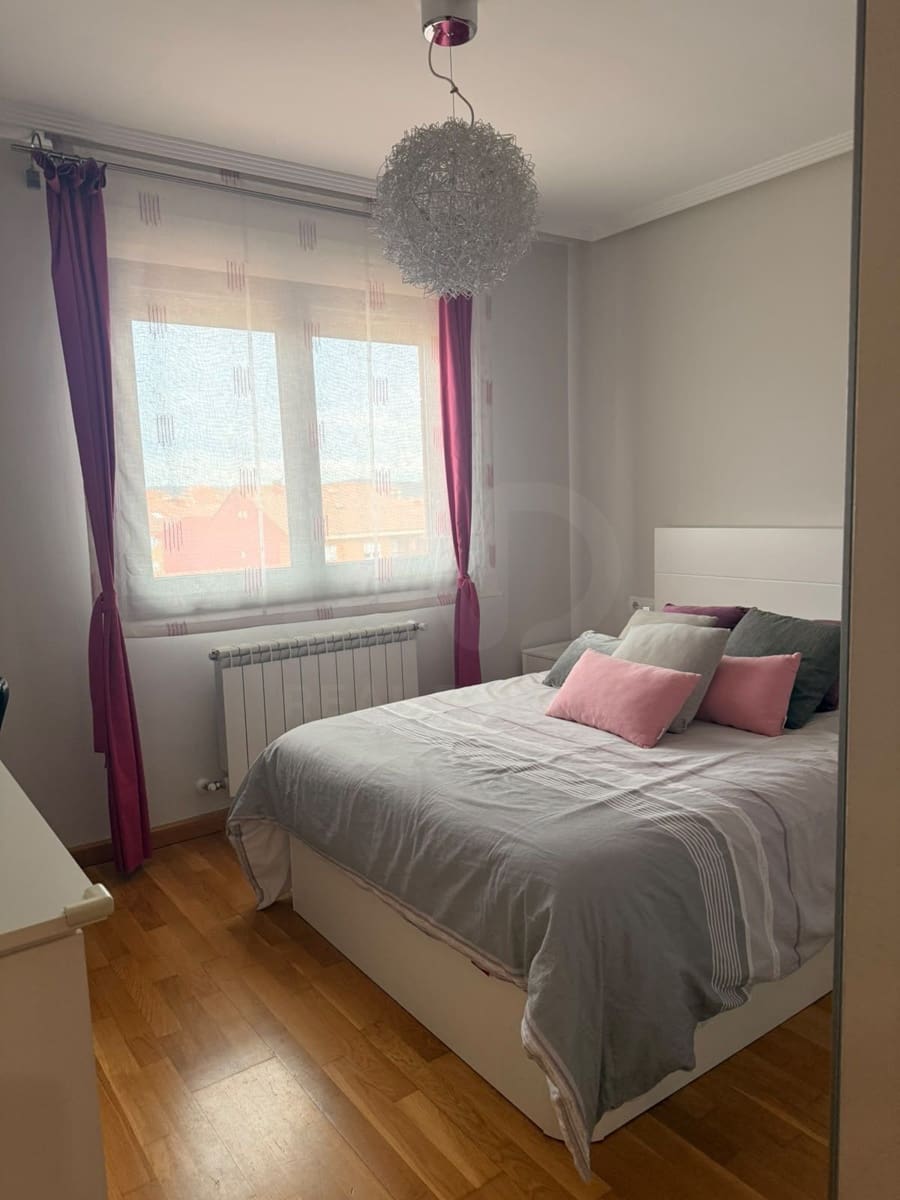 3 soverom Leilighet til salgs i Villaquilambre med garasje - € 245 000 (Ref: 10173091)