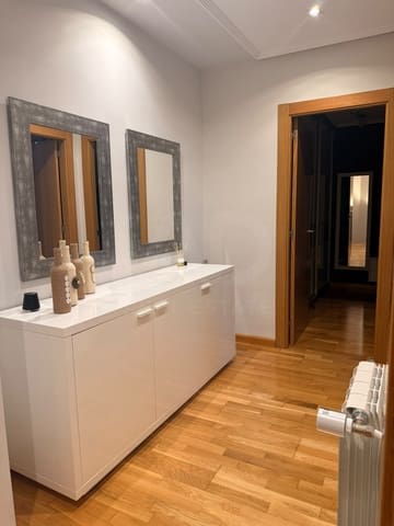3 slaapkamer Appartement te koop in Villaquilambre met garage - € 245.000 (Ref: 10173091)