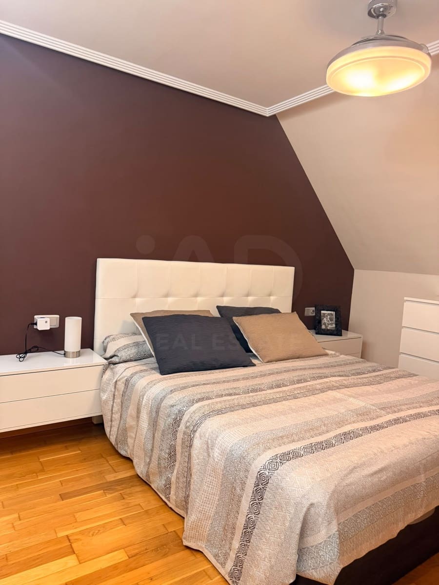 3 soverom Leilighet til salgs i Villaquilambre med garasje - € 245 000 (Ref: 10173091)