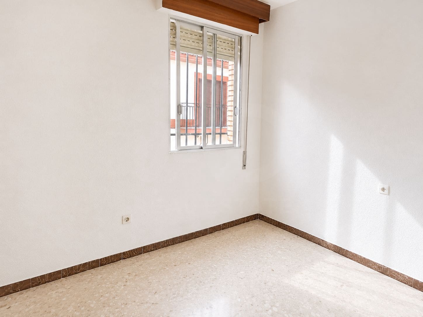 4 bedroom Townhouse for sale in Palma del Rio - € 140,000 (Ref: 10173094)