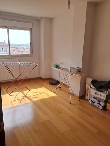 4 soveværelse Lejlighed til salg i San Andrés del Rabanedo med garage - € 240.000 (Ref: 10173097)