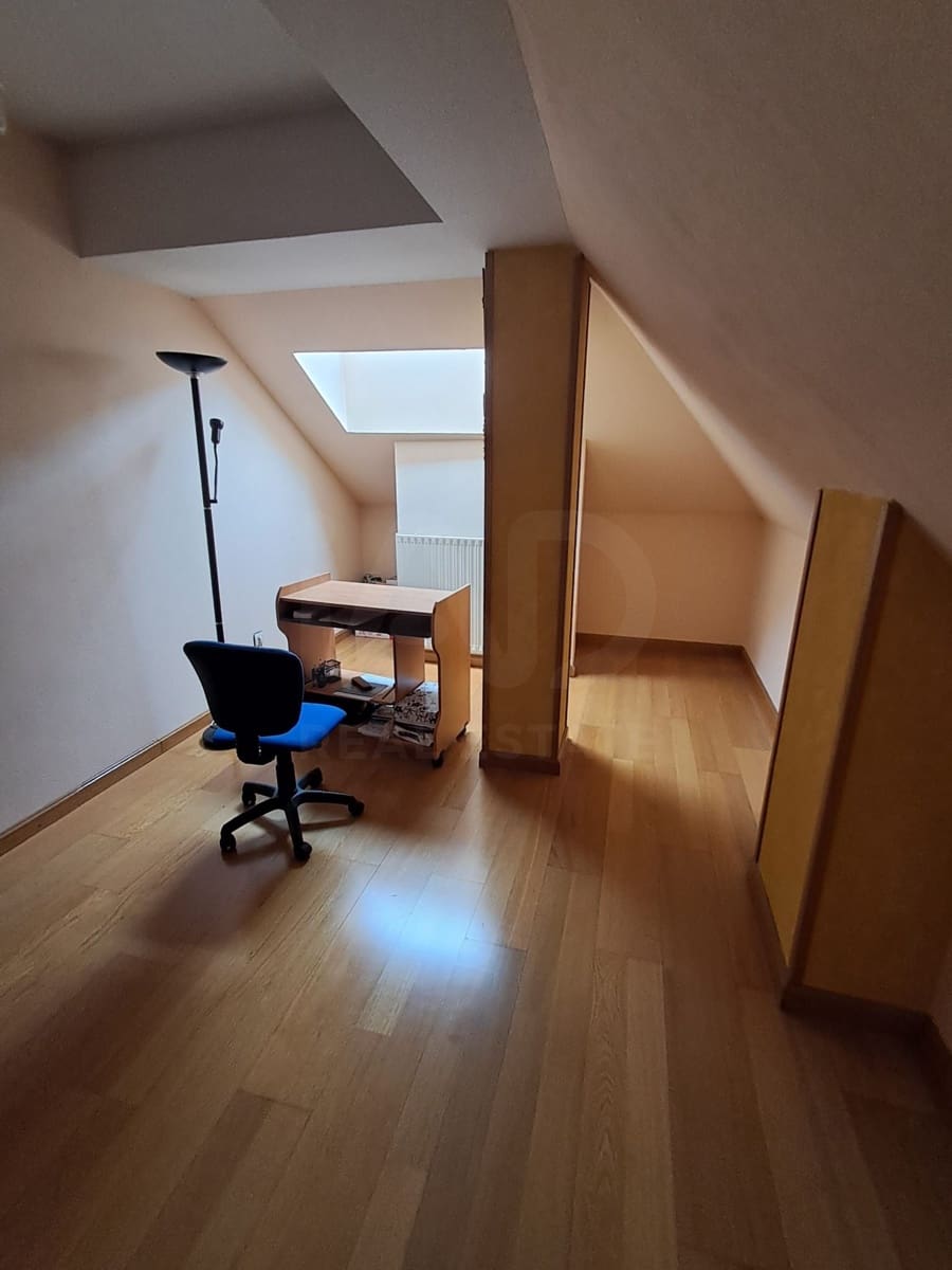 4 chambre Appartement à vendre à San Andres del Rabanedo avec garage - 240 000 € (Ref: 10173097)