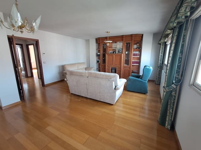 4 soveværelse Lejlighed til salg i San Andrés del Rabanedo med garage - € 240.000 (Ref: 10173097)