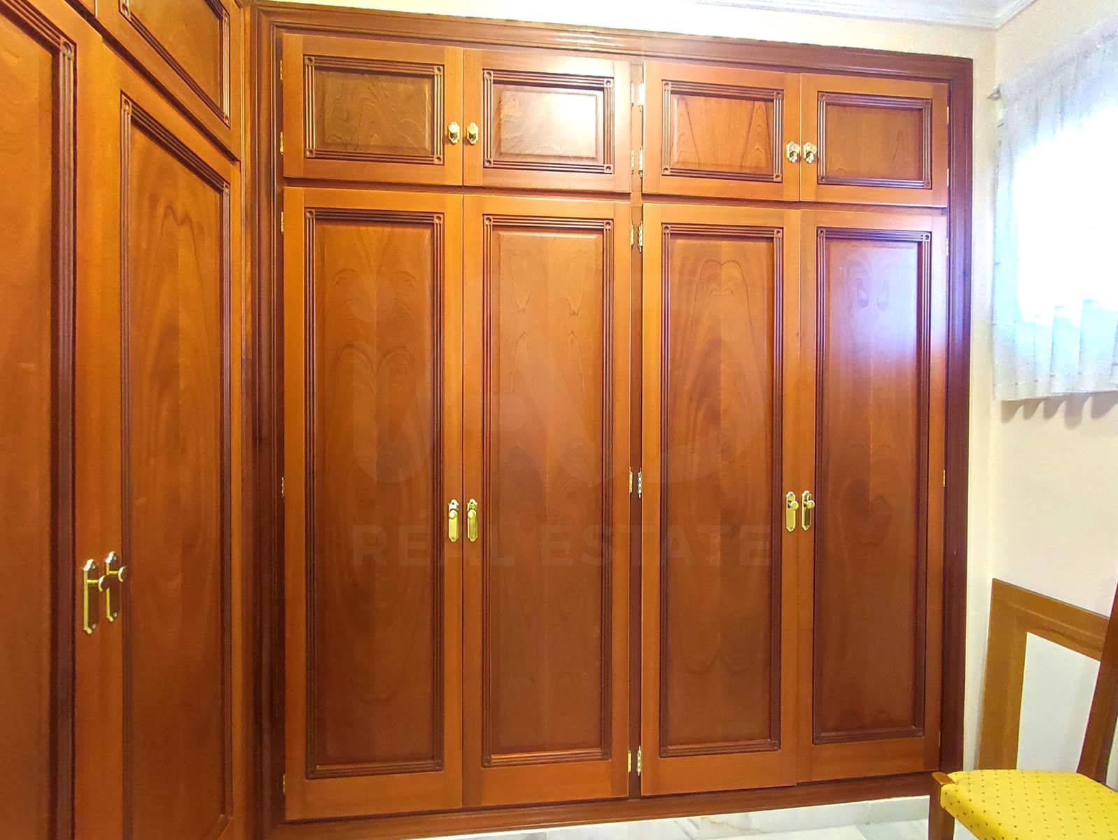 4 sypialnia Dom na sprzedaż w Marbella z basenem garażem - 1 570 000 € (Ref: 10173098)