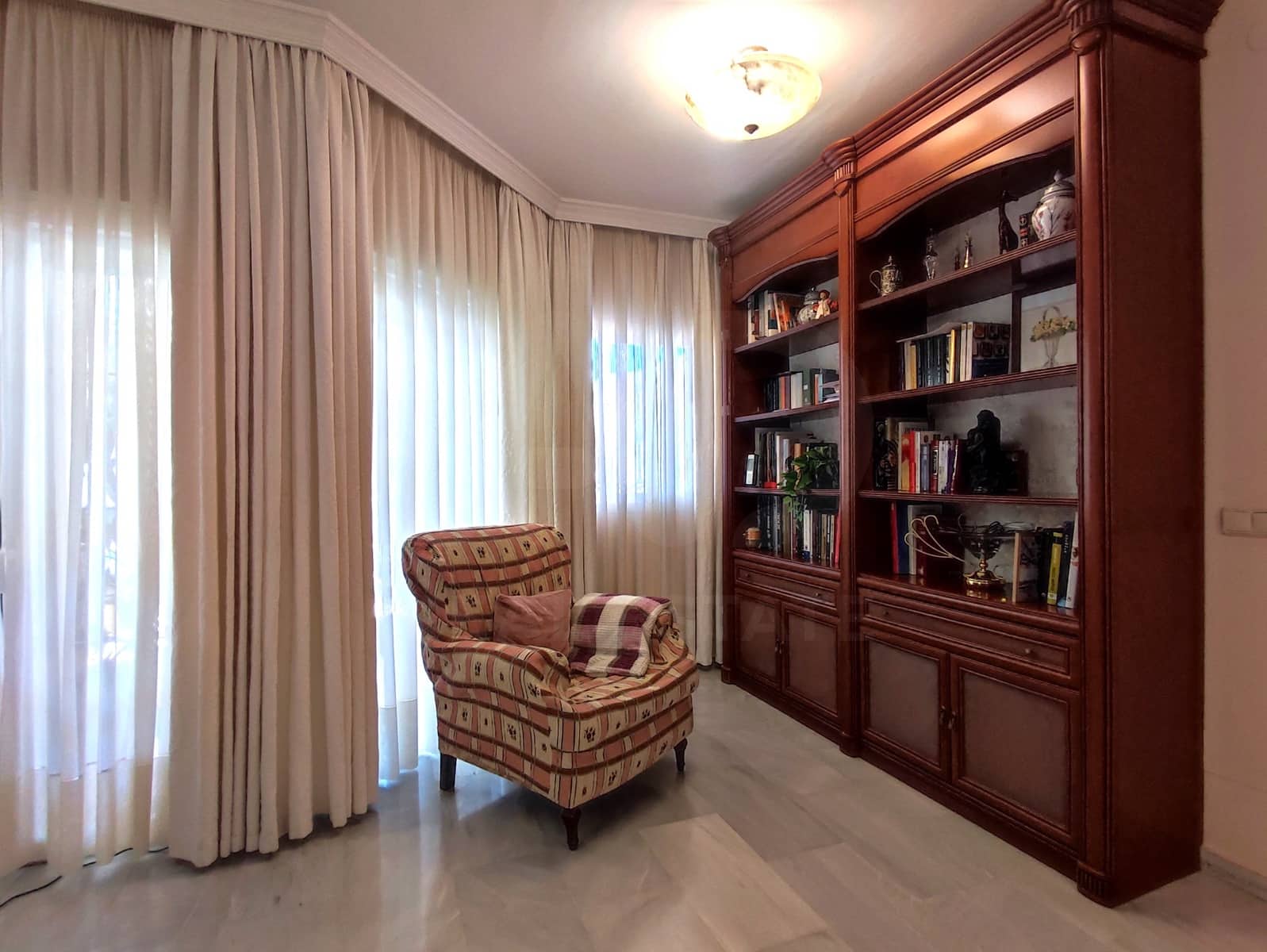 4 sypialnia Dom na sprzedaż w Marbella z basenem garażem - 1 570 000 € (Ref: 10173098)