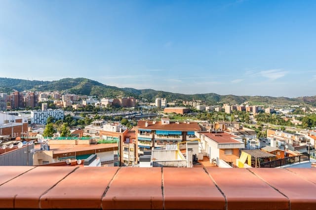 3 soverom Penthouse til salgs i La Teixonera, Barcelona by - € 295 000 (Ref: 10173104)