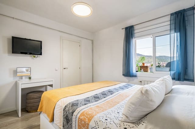 3 soverom Penthouse til salgs i La Teixonera, Barcelona by - € 295 000 (Ref: 10173104)