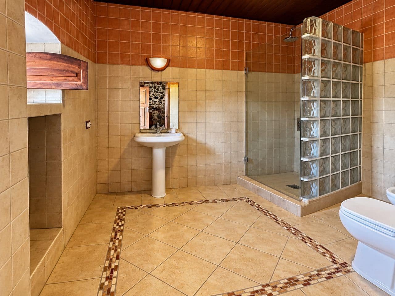 11 soverom Villa til salgs i Tetir - € 680 000 (Ref: 10173107)