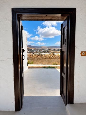 11 soveværelse Villa til salg i Tetir, Puerto del Rosario - € 680.000 (Ref: 10173107)