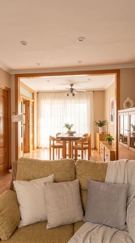 3 soverom Hus til salgs i Sant Vicenç de Montalt med garasje - € 695 000 (Ref: 10174329)