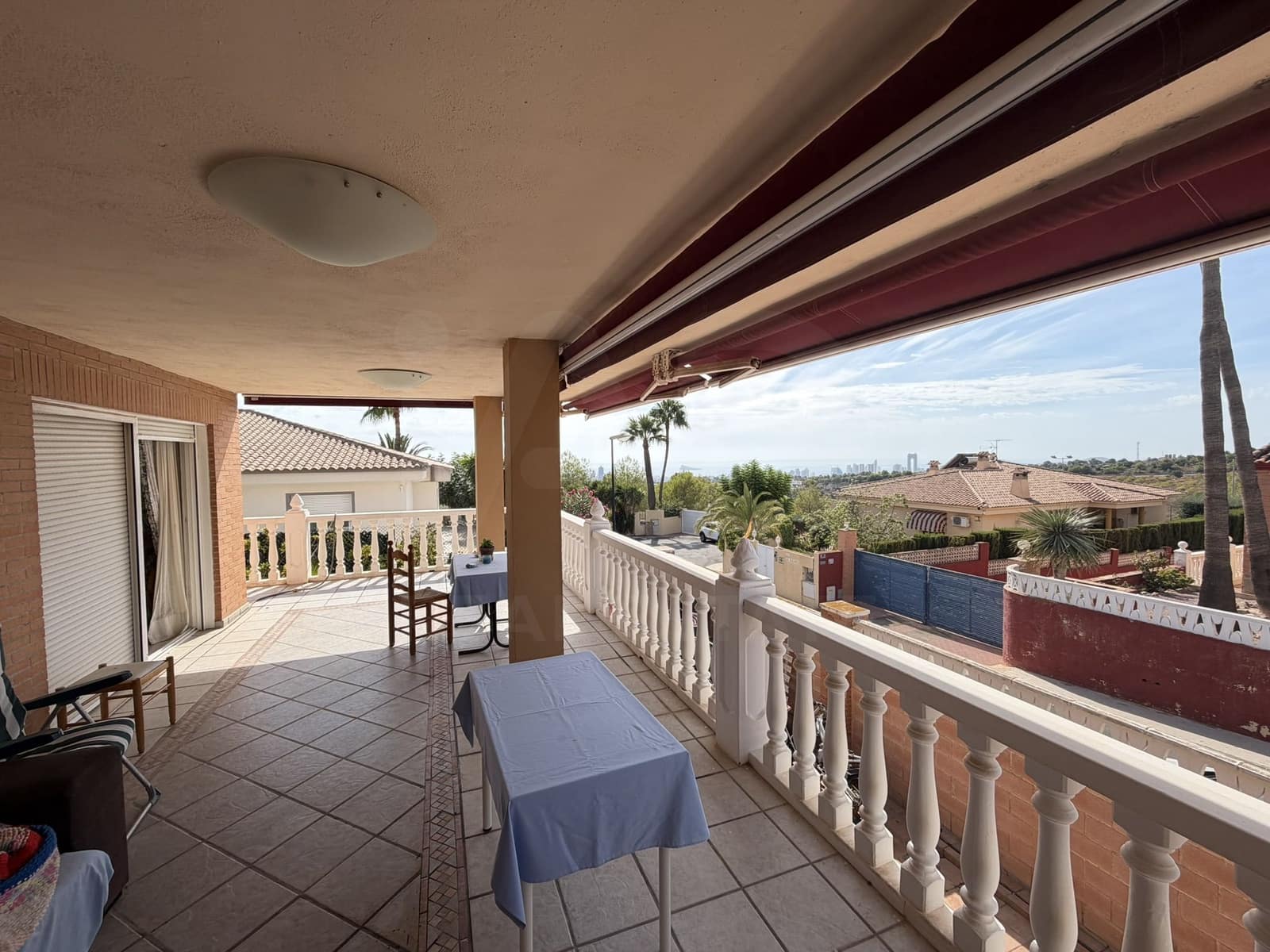 5 soveværelse Villa til salg i La Nucia med swimmingpool garage - € 700.000 (Ref: 10174332)