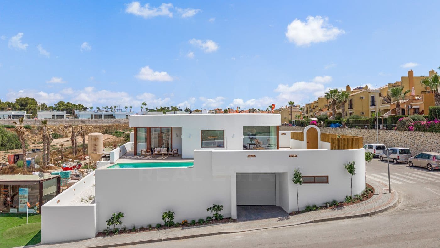 Casa de 4 habitaciones en Algorfa en venta con piscina garaje - 845.000 € (Ref: 10174334)