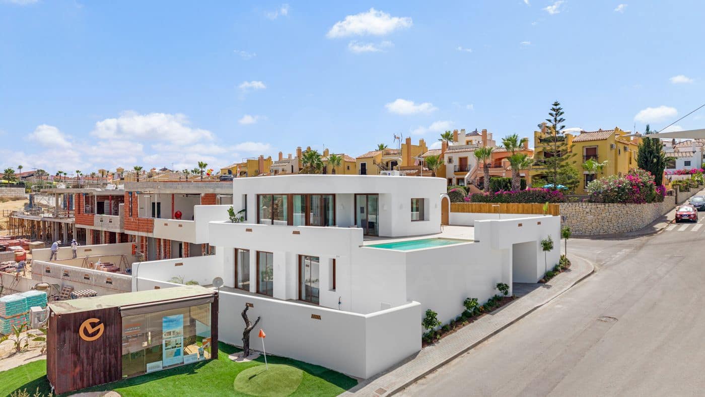 Casa de 4 habitaciones en Algorfa en venta con piscina garaje - 845.000 € (Ref: 10174334)