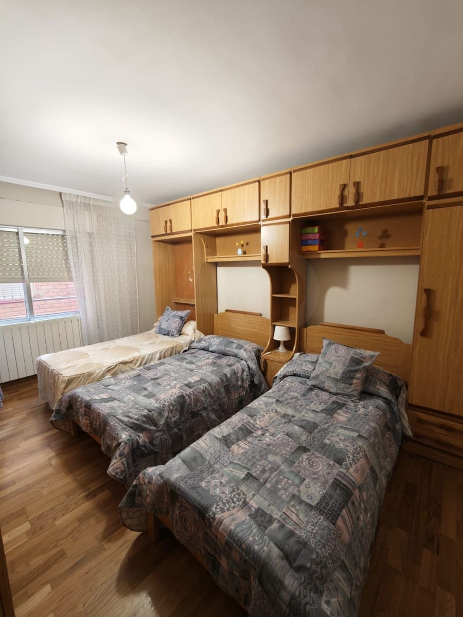 2 bedroom Apartment for sale in Valencia de Don Juan - € 88,900 (Ref: 10174786)