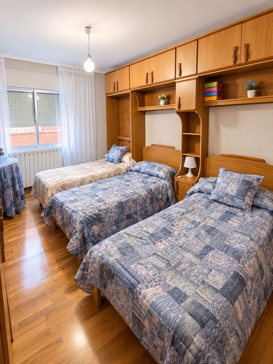 2 bedroom Apartment for sale in Valencia de Don Juan - € 88,900 (Ref: 10174786)