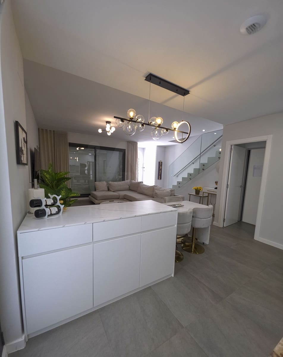 3 soverom Kjedet enebolig til salgs i Mijas med svømmebasseng garasje - € 710 526 (Ref: 10174855)