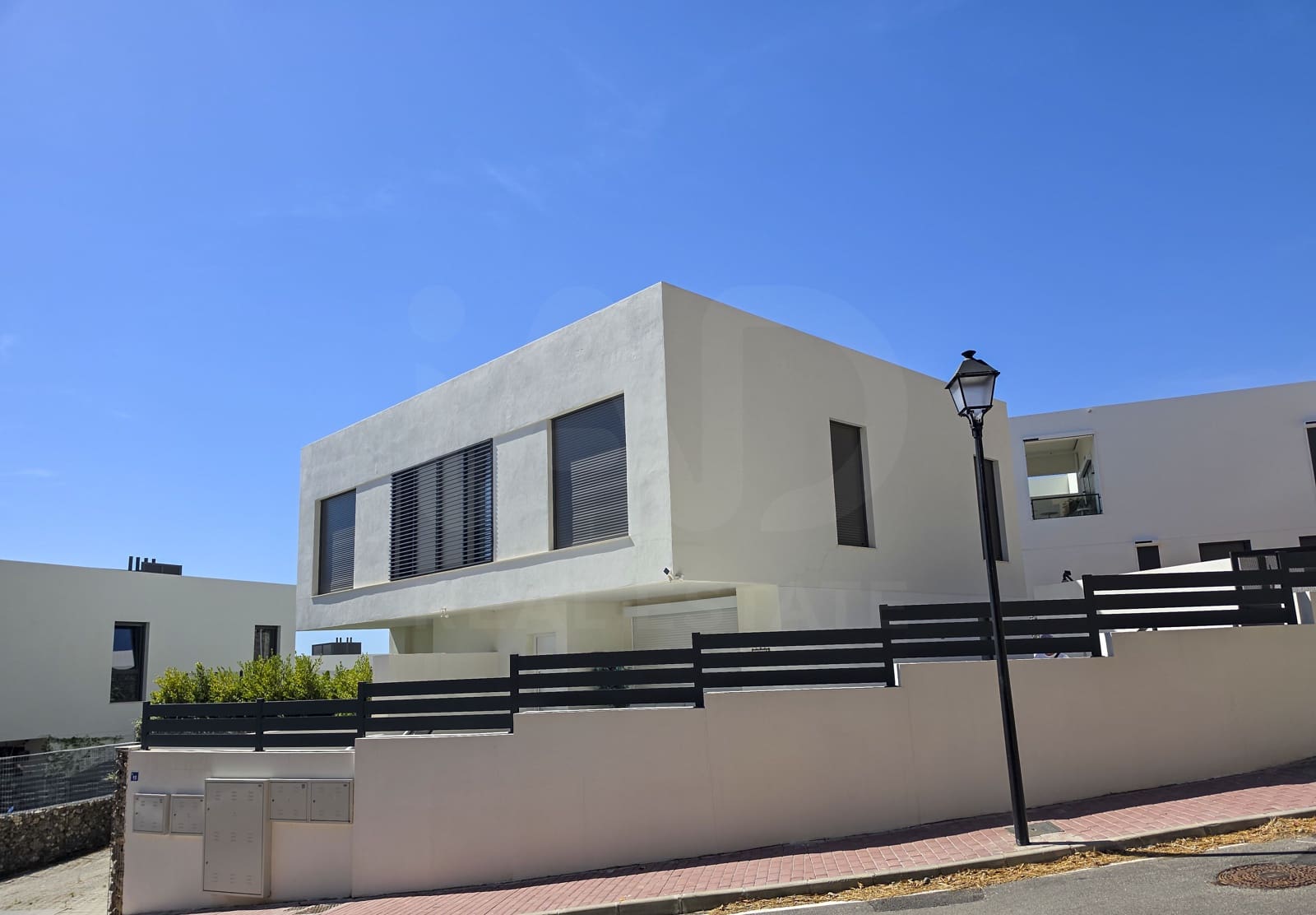 3 soverom Kjedet enebolig til salgs i Mijas med svømmebasseng garasje - € 710 526 (Ref: 10174855)
