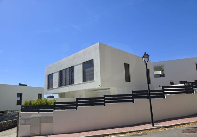3 soverom Kjedet enebolig til salgs i Riviera del Sol, Mijas med svømmebasseng garasje - € 710 526 (Ref: 10174855)