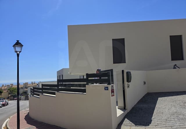 3 soverom Kjedet enebolig til salgs i Riviera del Sol, Mijas med svømmebasseng garasje - € 710 526 (Ref: 10174855)