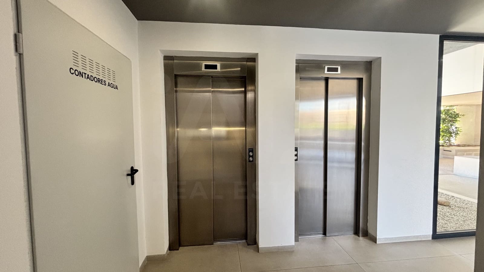 2 soveværelse Lejlighed til salg i Alicante by med swimmingpool - € 525.000 (Ref: 10174856)