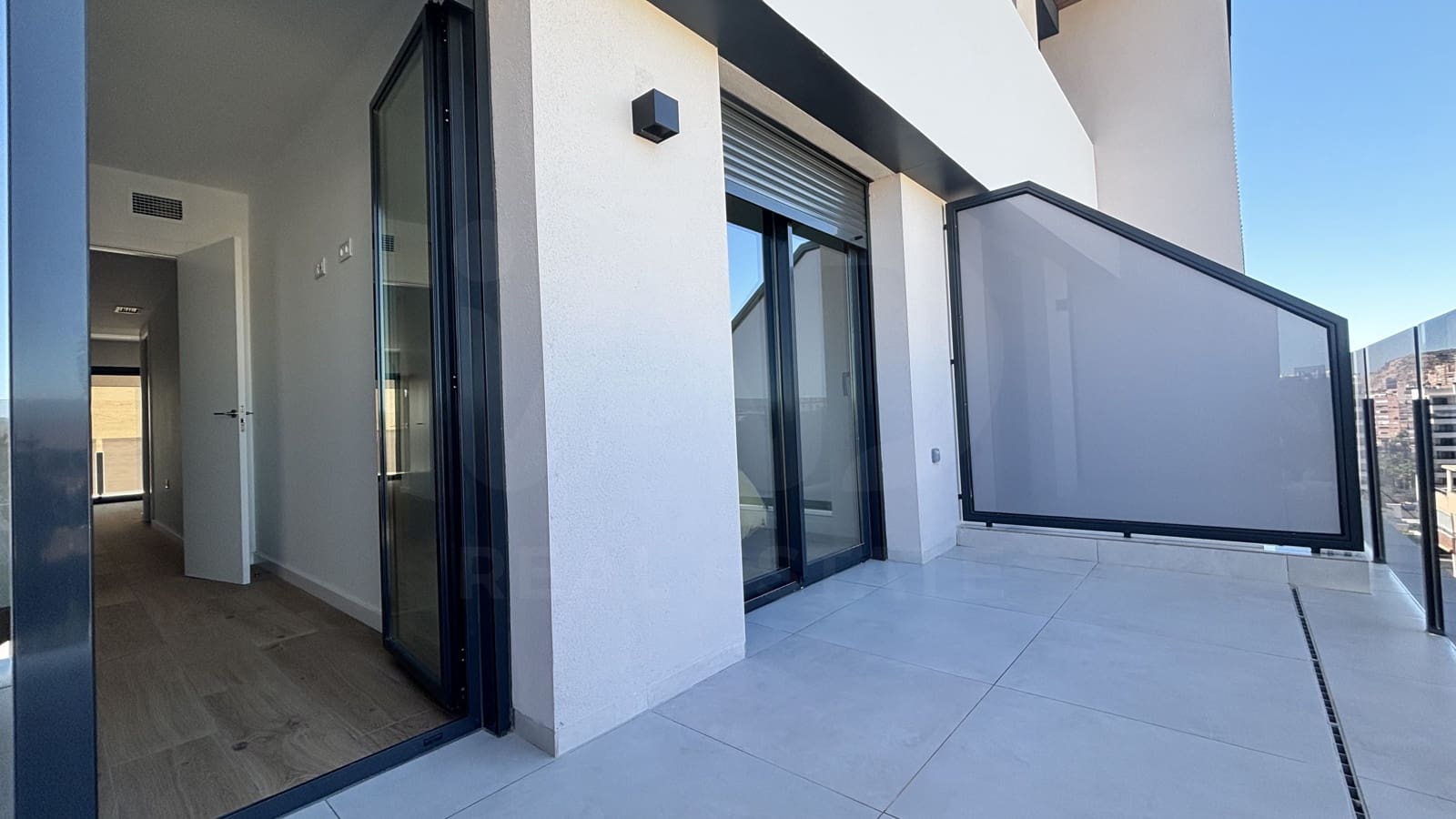 2 soveværelse Lejlighed til salg i Alicante by med swimmingpool - € 525.000 (Ref: 10174856)
