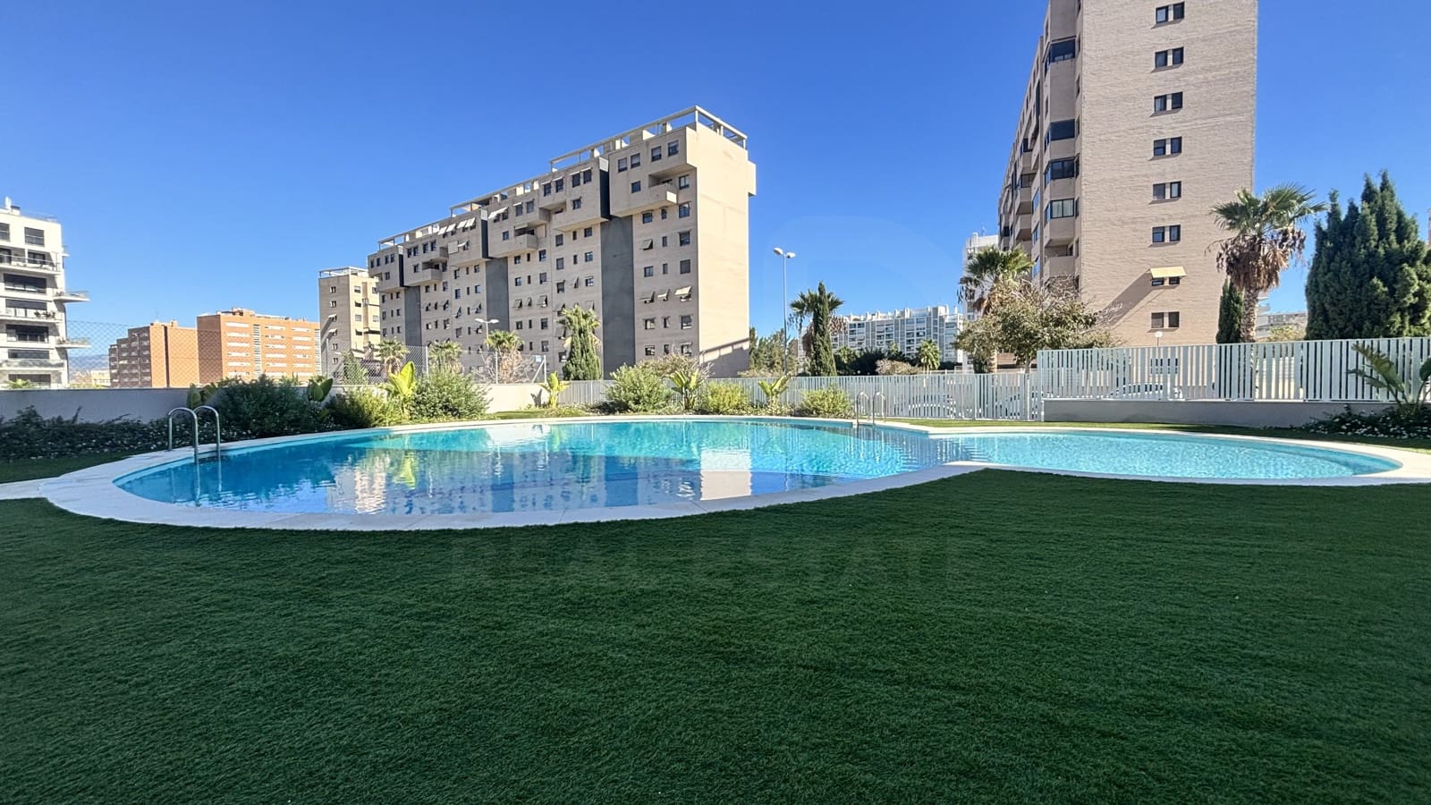 2 soveværelse Lejlighed til salg i Alicante by med swimmingpool - € 525.000 (Ref: 10174856)