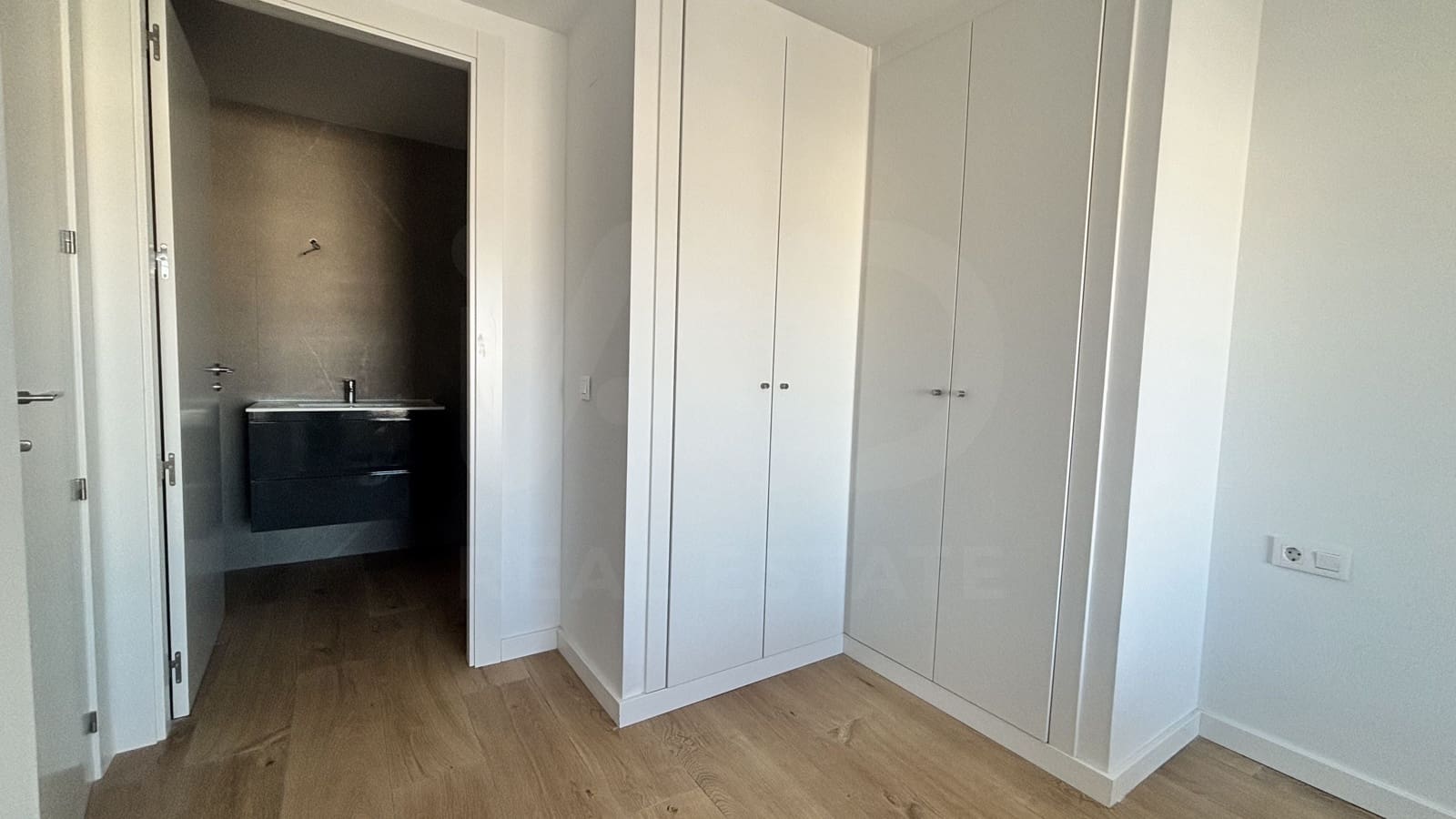 2 soveværelse Lejlighed til salg i Alicante by med swimmingpool - € 525.000 (Ref: 10174856)