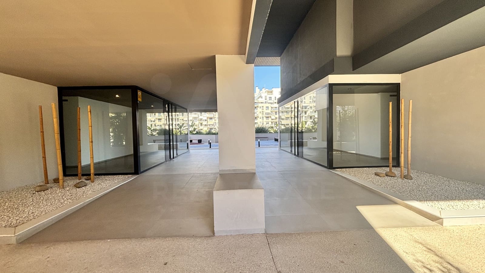 2 soveværelse Lejlighed til salg i Alicante by med swimmingpool - € 525.000 (Ref: 10174856)
