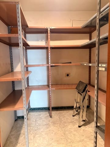 Commercieel te koop in León stad - € 82.000 (Ref: 10175766)
