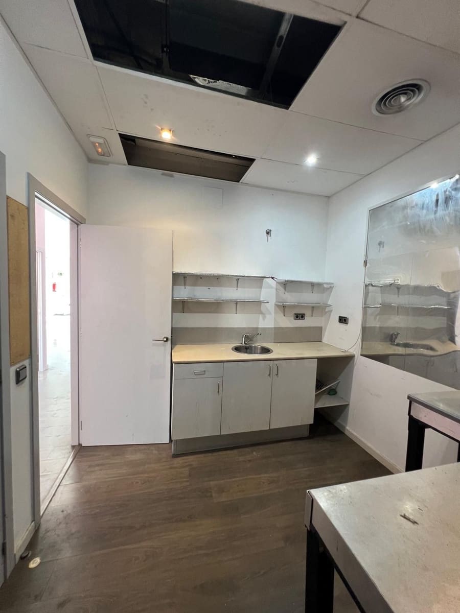 Commercieel te koop in Santa Margarida i els Monjos - € 150.900 (Ref: 10175940)