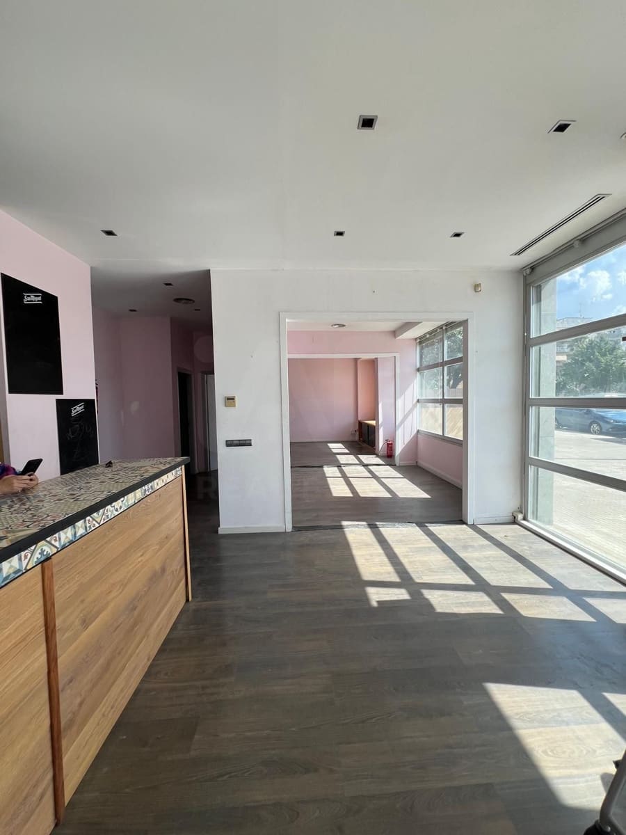 Commercieel te koop in Santa Margarida i els Monjos - € 150.900 (Ref: 10175940)