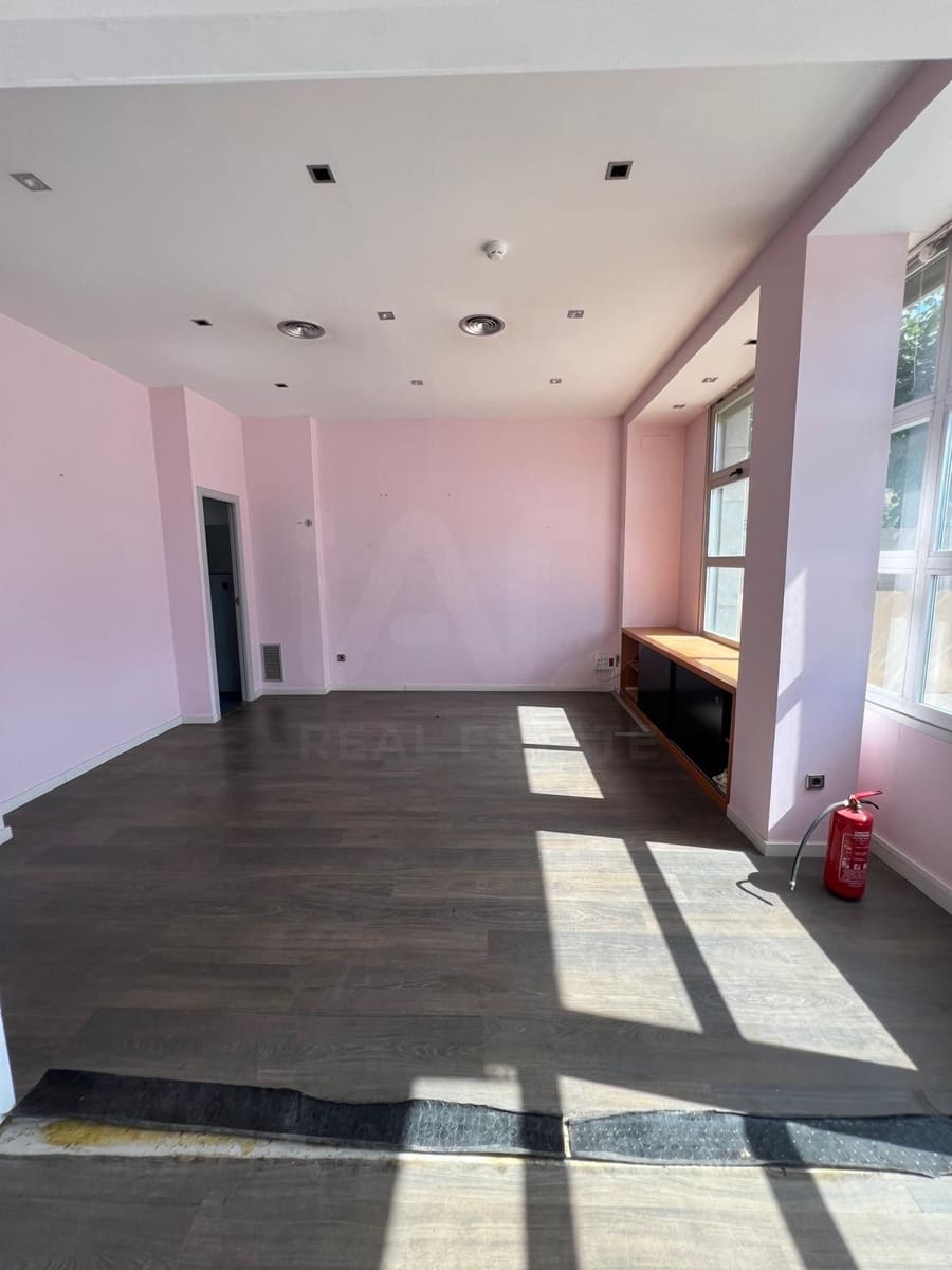 Commercieel te koop in Santa Margarida i els Monjos - € 150.900 (Ref: 10175940)