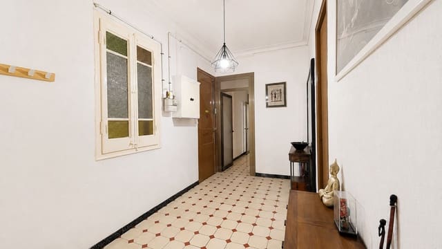 Apartamento de 4 habitaciones en La Nova Esquerra de L'Eixample, Barcelona ciudad en venta - 469.000 € (Ref: 10176211)