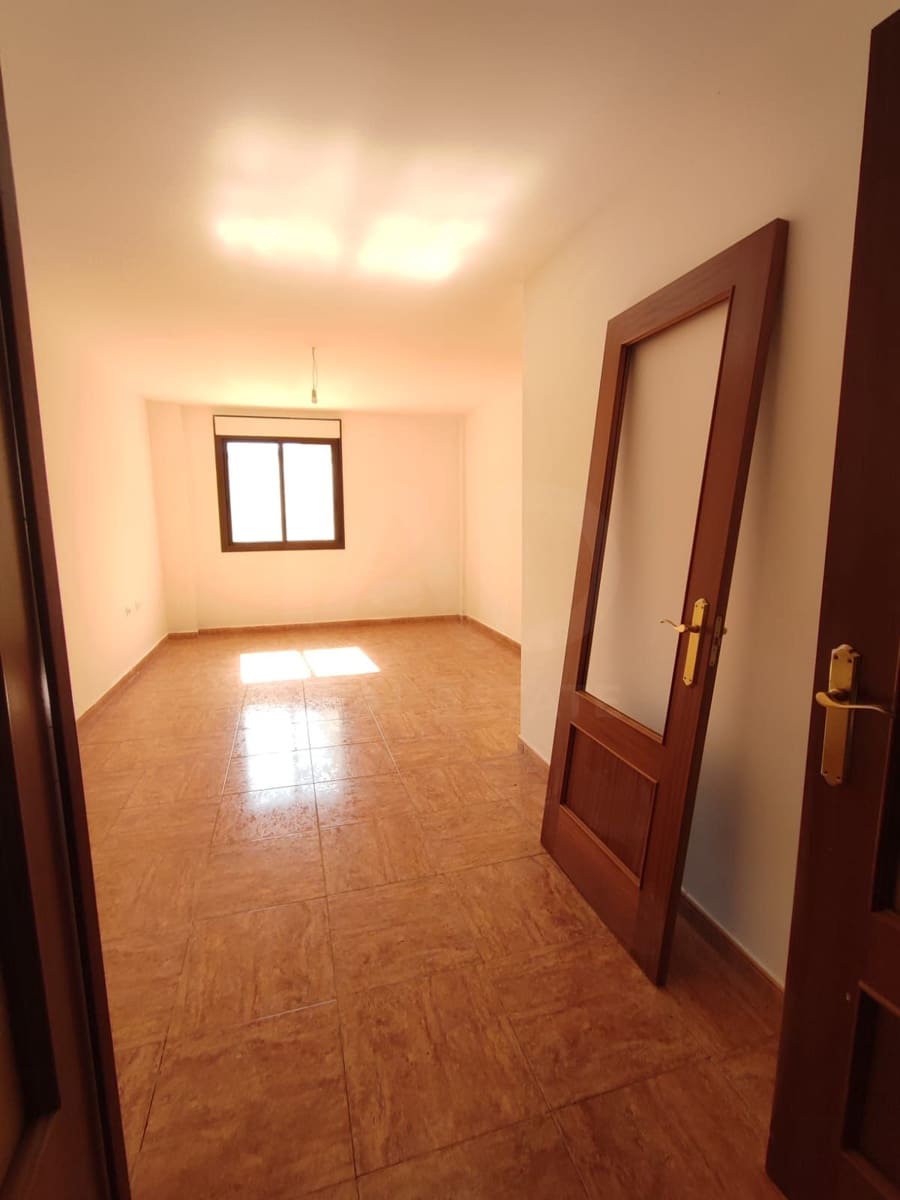 3 slaapkamer Appartement te koop in Cimanes del Tejar - € 54.900 (Ref: 10176221)