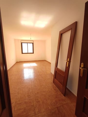 3 slaapkamer Appartement te koop in Cimanes del Tejar - € 54.900 (Ref: 10176221)