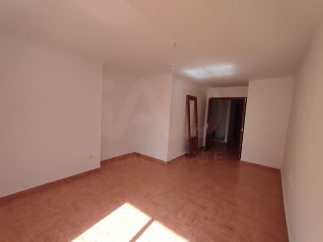 3 slaapkamer Appartement te koop in Cimanes del Tejar - € 54.900 (Ref: 10176221)